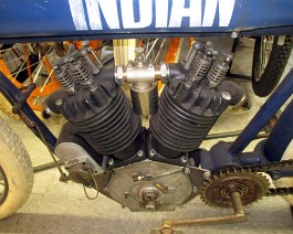 1913 Indian Eight Valve Board Track Racer 2017-05-10 1748