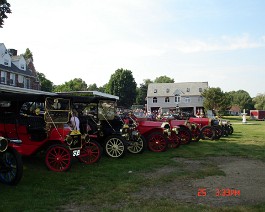 BrassAndGas DSC02226 Over 120 pre-1915 brass era cars arrived in Warwick, at Dick Shappy's home, for an Ice cream social, after driving to Mystic, Connecticut for the day.