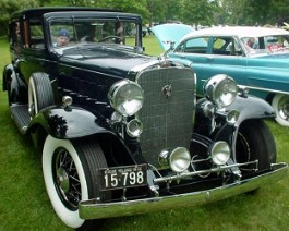 1932 Cadillac V-16 Open Front Town Car 01